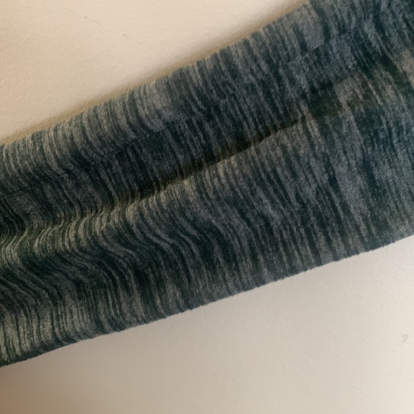 Marled green Lululemon and go where dress size 8 - Picture 3 of 8